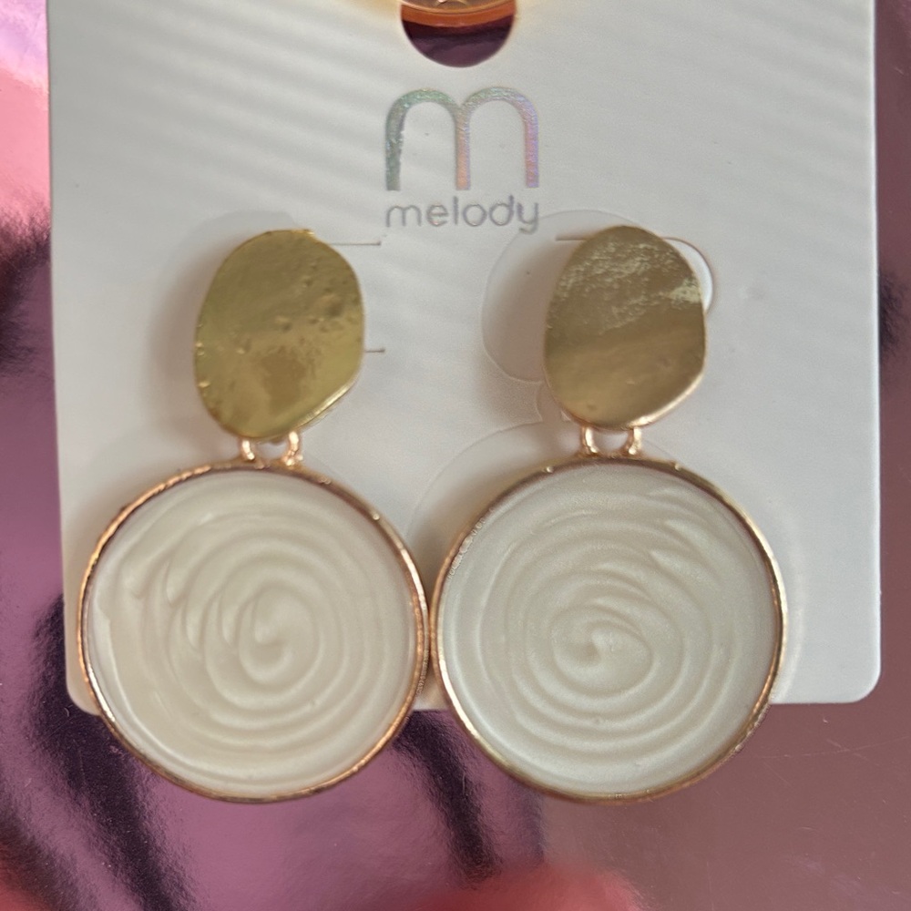 Melody Gold and Cream Swirl Earrings